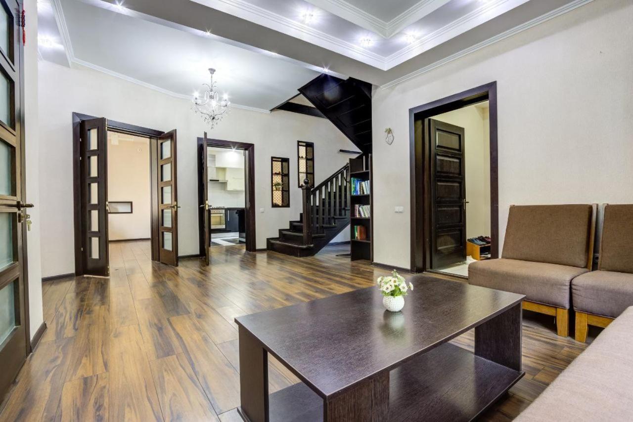 Opera Bed&Breakfast Bischkek Exterior foto