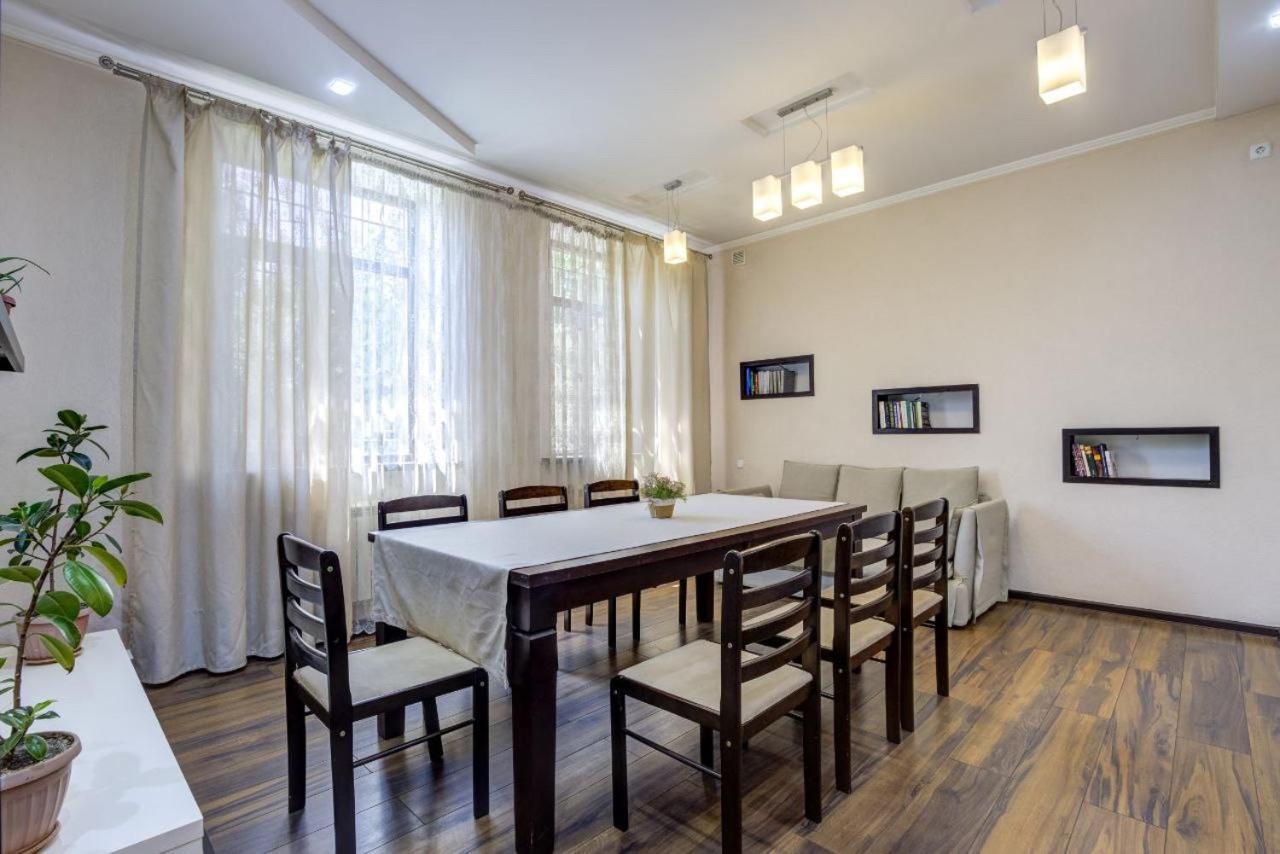 Opera Bed&Breakfast Bischkek Exterior foto
